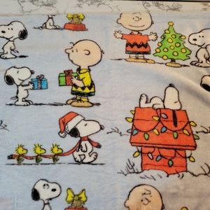 Peanuts Charlie Brown Snoopy Woodstock Cozy Soft Christmas Throw Blanket OS